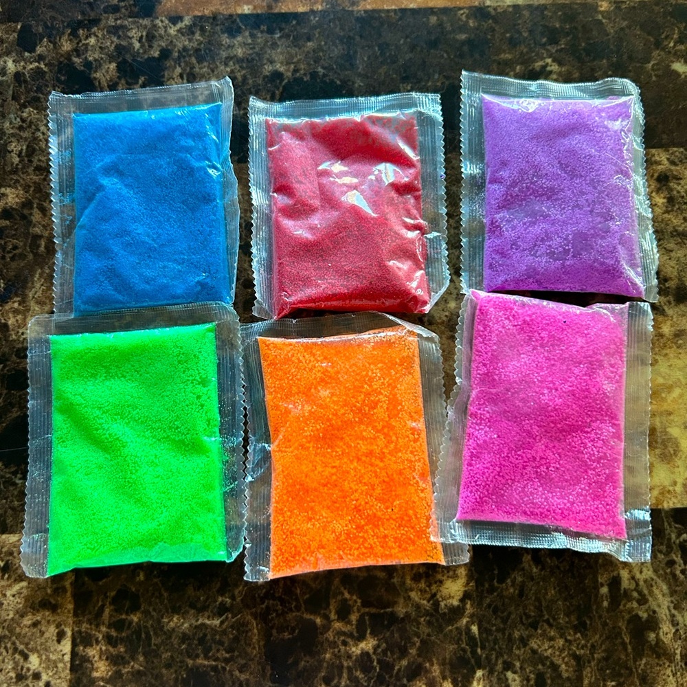 6 piece colorful hydrophobic sand